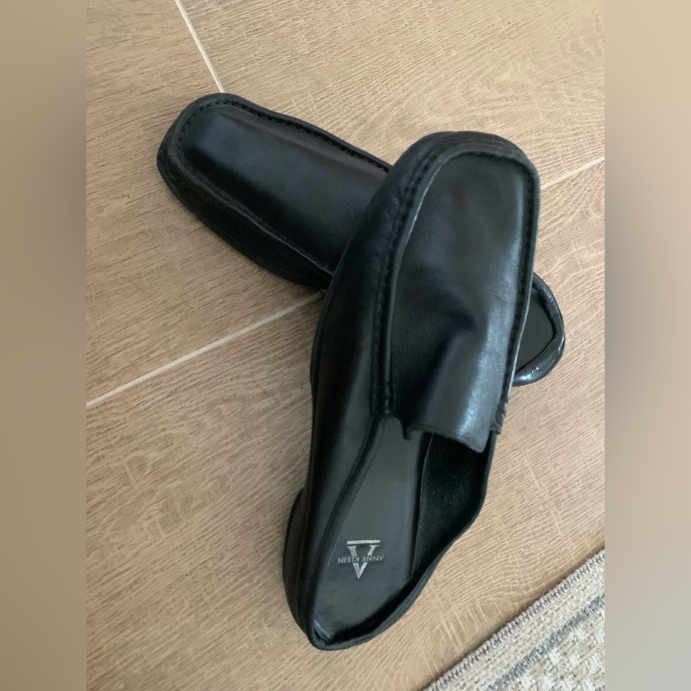 Anne Klein Women's Black Mule/Loafers